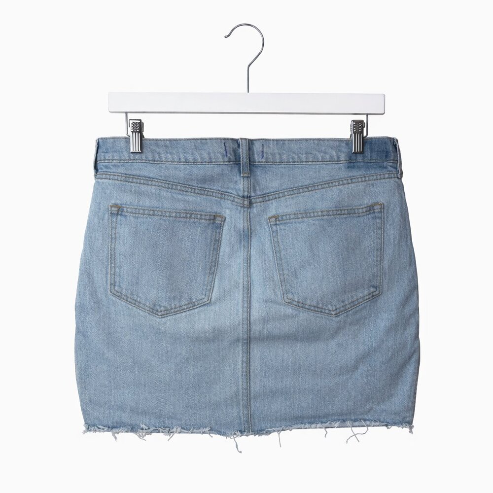 Abercrombie & Fitch Mid Rise Denim Mini Skirt Side Slit Raw Hem Light Wash 10/30 - Picture 3 of 5